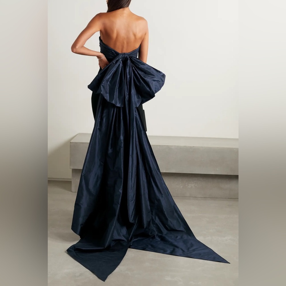 Oscar De La Renta Bow-embellished taffeta and stretch-knit Gown Dress - Picture 3 of 13